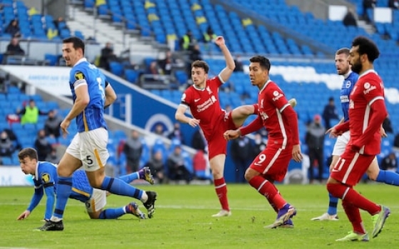 Penalti injury time yang kontroversial dari Pascal Gross menyelamatkan hasil imbang untuk Brighton